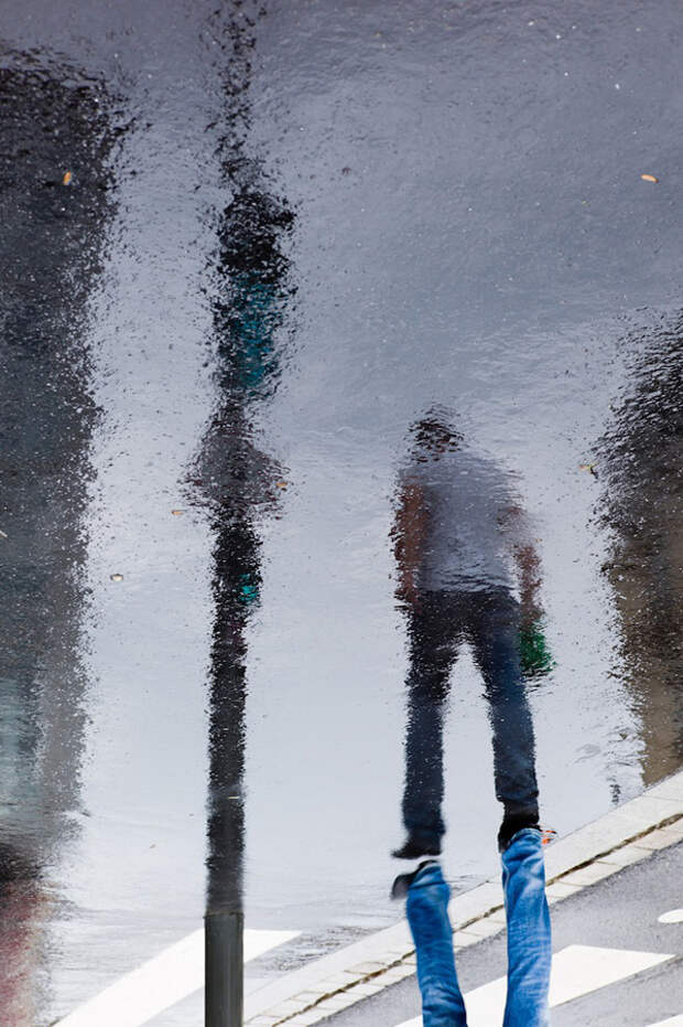 Динамичные отражения в лужах Cinematic Upside Down Street Reflections 4 Динамичные отражения в лужах