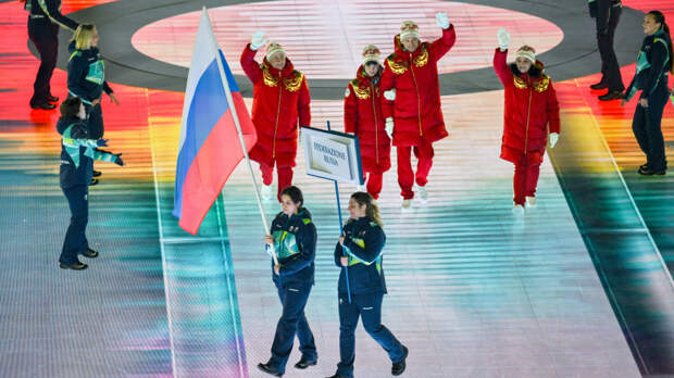 Россия впервые с 2014 года вышла под флагом страны на открытие Паралимпиады