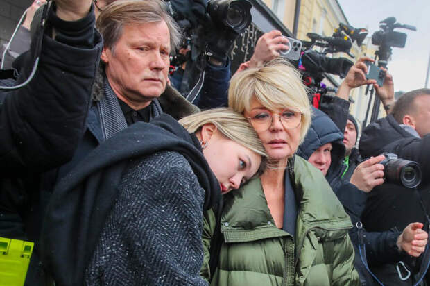 «Такая семья, такие люди»: вот почему Игорь Гордин оставил Меньшову в день смерти Алентовой