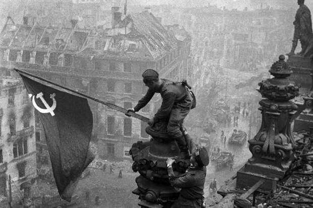 Водружение Знамени Победы над Рейхстагом: хроника подвига, разделённого историей