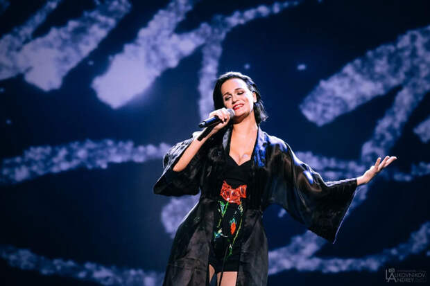 «Вы мерзкий человек!»: певица Слава мощно оскандалилась на концерте в Пензе