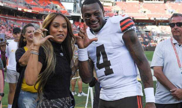 Deshaun Watosn and Jilly Anais at NFL game