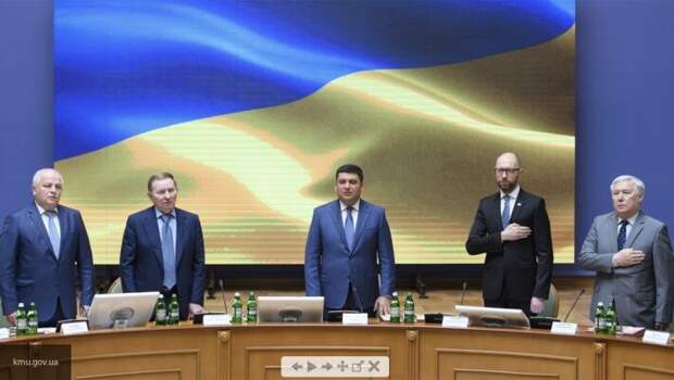 Сменили руководителей: кто возвращает в правительство Украины Яценюка и Гройсмана?