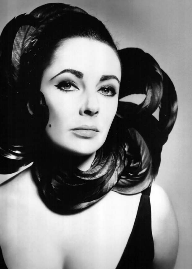 elizabeth-taylor-ny-1964-photo-richard-avedon