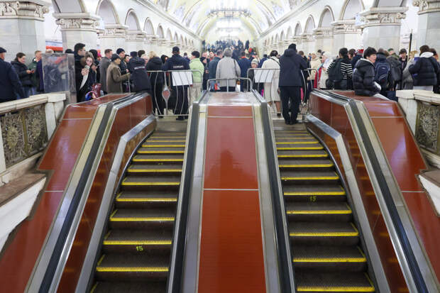 В Москве на одной из веток метро частично остановлено движение поездов