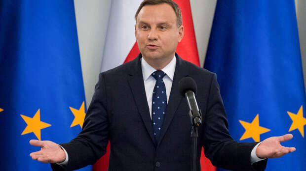 Президент Польши осмелился шантажировать Россию