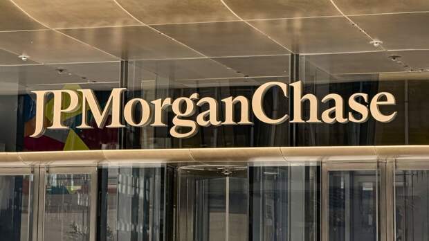 Трамп обещал подать в суд на банк JPMorgan Chase за отказ обслуживать его