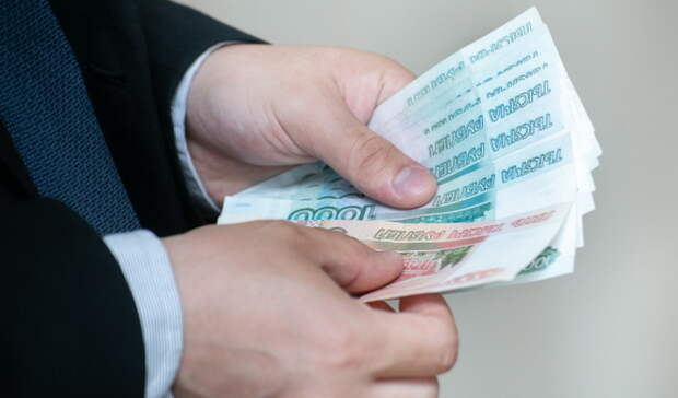 В Оренбурге будут судить клиента банка за взятку в 100 тысяч рублей