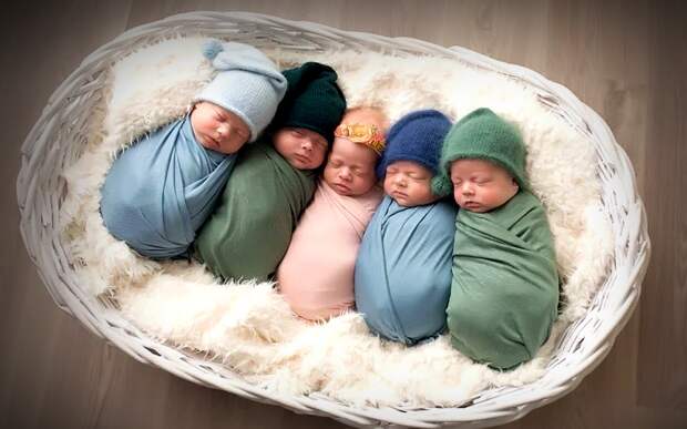 Пятерняшки Меркуловы: 4 сыночка и единственная дочурка. Как живут и развиваются малыши спустя 3 года.