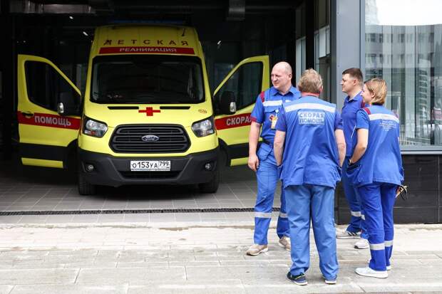 Путин поручил создать около 100 модульных отделений скорой помощи в РФ