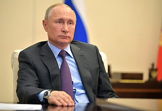 На совещании о ситуации на глобальных энергетических рынках.