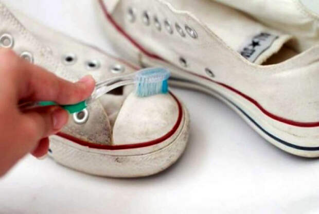 Зубная паста для чистки обуви.