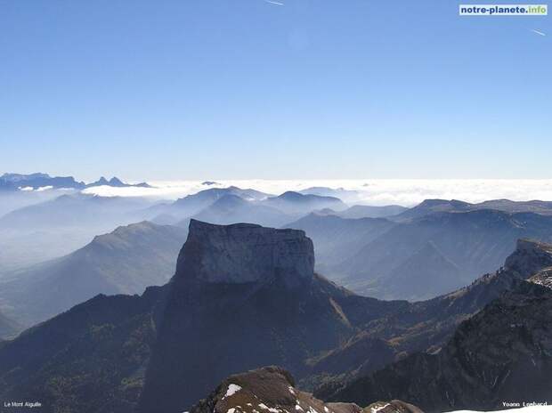 Одинокая вершина Mont Aiguille горы, франция, природа,