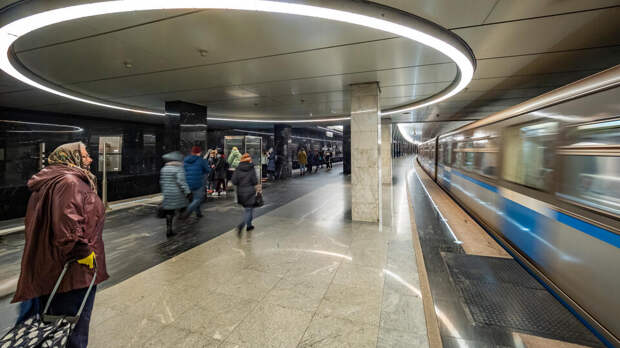 Четыре станции "синей" ветки метро закроют на неделю в Москве