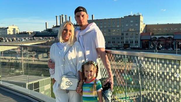 Кудрявцева выставила мужа на отдыхе в неприглядном виде — сняла все на камеру