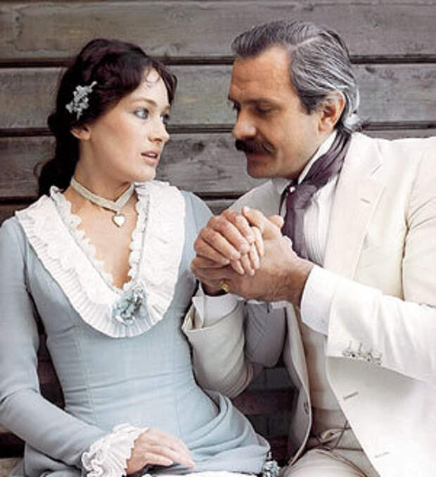 С Никитой МИХАЛКОВЫМ в «Жестоком романсе» (1984 г.)