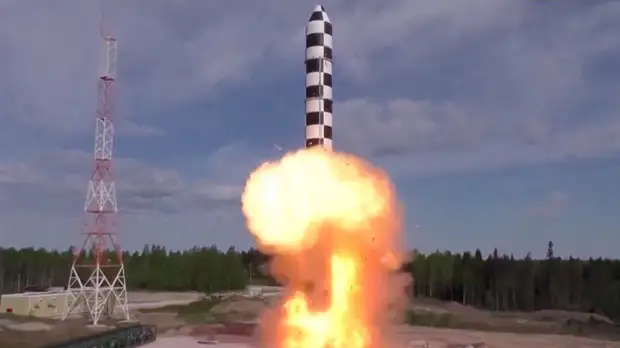 Рогозин назвал сроки завершающей стадии испытаний «Сармата»