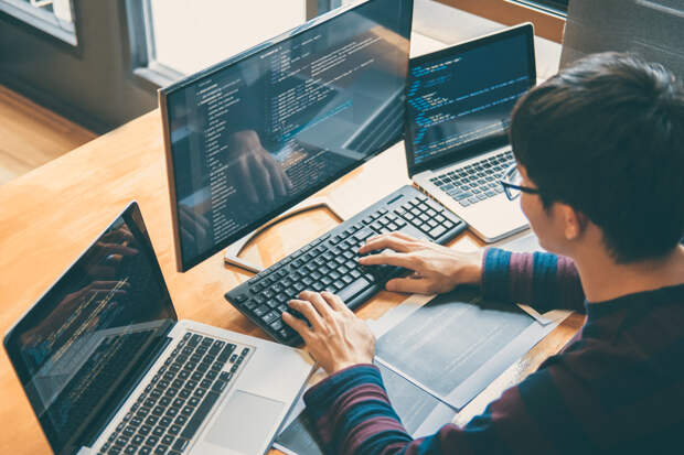 Российские студенты начали работу над уникальным переводчиком