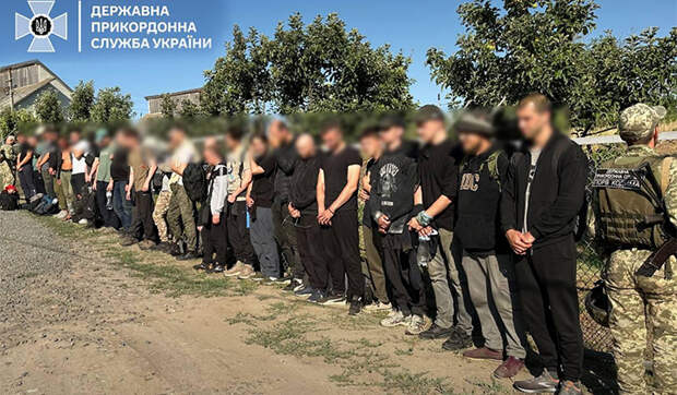 ОЧЕРЕДНАЯ МАССОВАЯ ПОПЫТКА ПОБЕГА УКРАИНСКИХ УКЛОНИСТОВ ЗА ГРАНИЦУ 15 ИЮЛЯ, ЗАДЕРЖАНЫ СРАЗУ 27 ЧЕЛОВЕК. ФОТО: ПОГРАНСЛУЖБА УКРАИНЫ