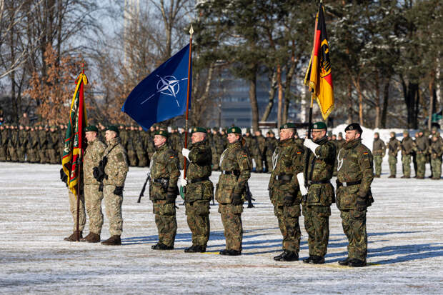 НАТО поставила рекорд по росту вооруженных сил