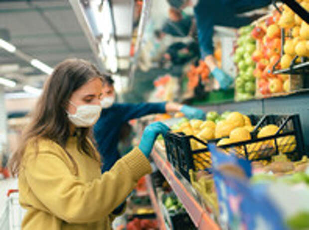 Фрукты в супермаркете