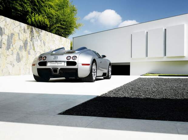 Первый прототип гиперкара Veyron Grand Sport 2008 года выпуска