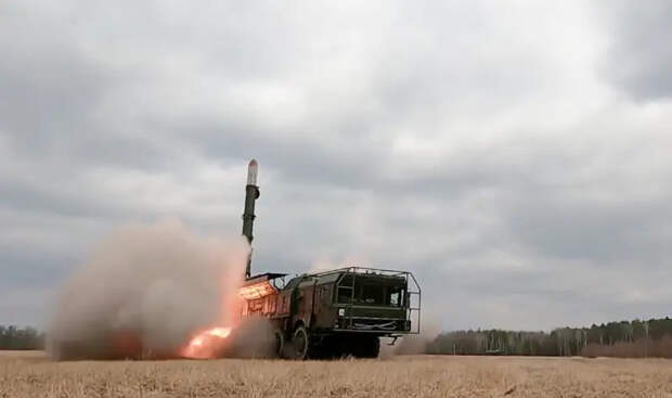 Показаны кадры уничтожения командного пункта и пункта управления БПЛА одной из бригад ВСУ