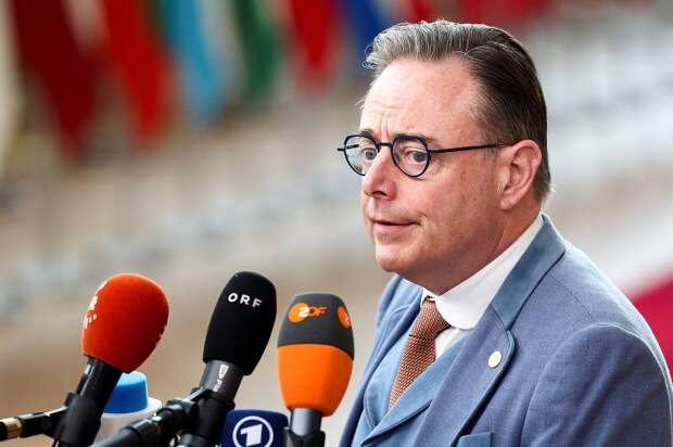 Премьер Бельгии необычно ответил на обвинения в связях с Россией