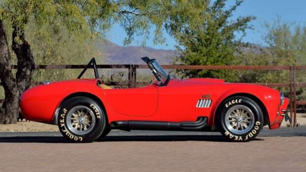 Shelby 427 Cobra FAM 1965 года, принадлежавшая Полу Уокеру, уйдет с молотка
