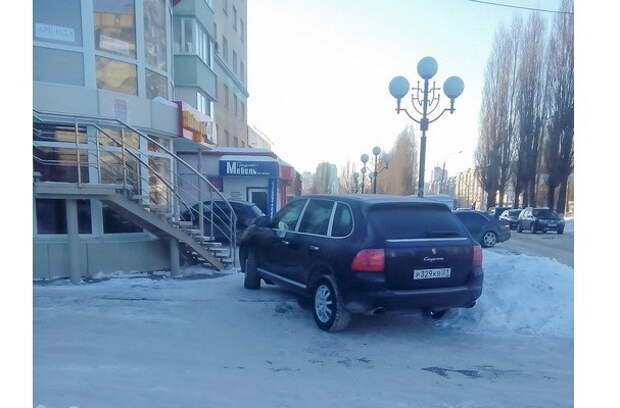 16-летней белгородке угрожают за публикацию снимка с неправильно припаркованным авто белгород, парковка, соцсети, угроза