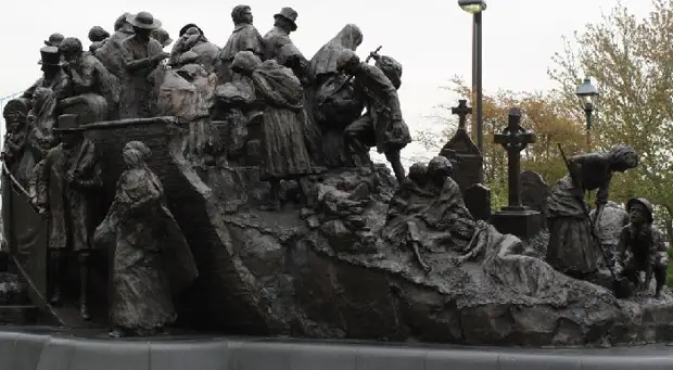 Ирландский Мемориал в Пеннс-Лэндинг. Филадельфия. Фрагмент. Автор: Гленна Гудакр.