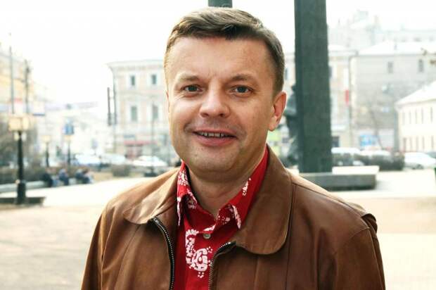 Отец и дедушка Леонид Парфенов: что известно о семье медийной легенды