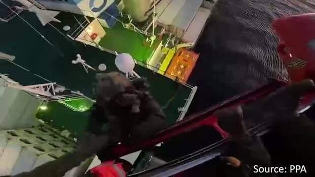 Опубликованы кадры высадки эстонского спецназа на борт российского нефтяного танкера