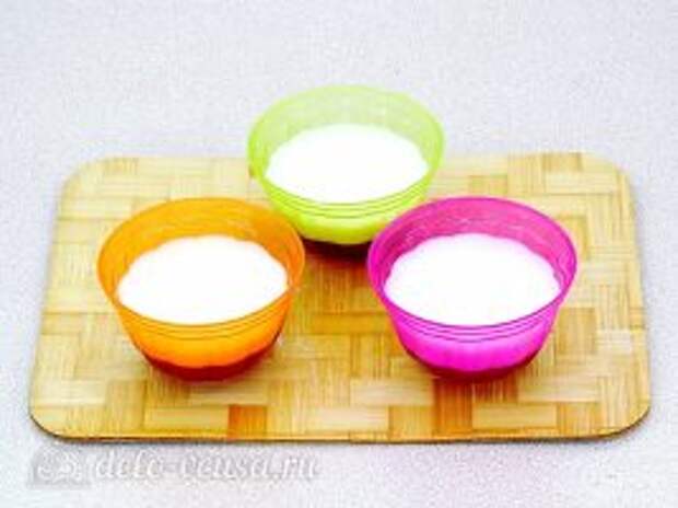 Молочное желе с клюквой: Залить слой молочного желе