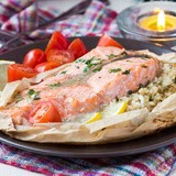 Форель с рисом запеченная в пергаменте