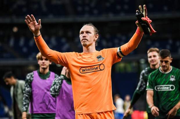 Сафонов вернулся в РФ на фоне слухов о запрете выезда