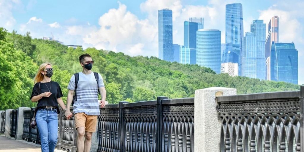 Собянин продлил выходные, чтобы остановить рост заболеваемости COVID-19 в Москве. Фото: Ю.Иванко, mos.ru