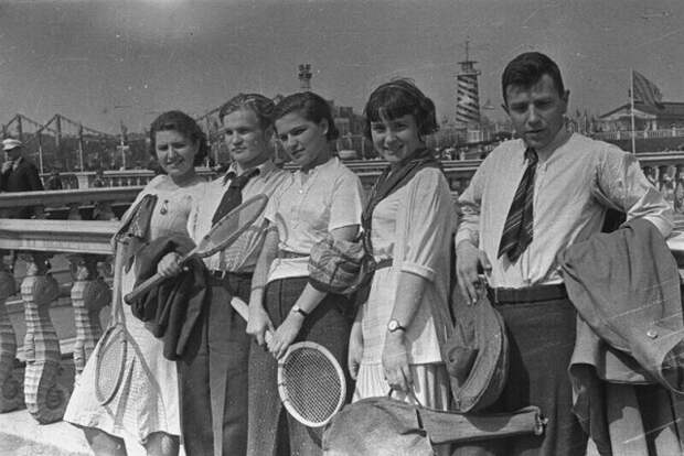 Москва в 1930-е годы на снимках