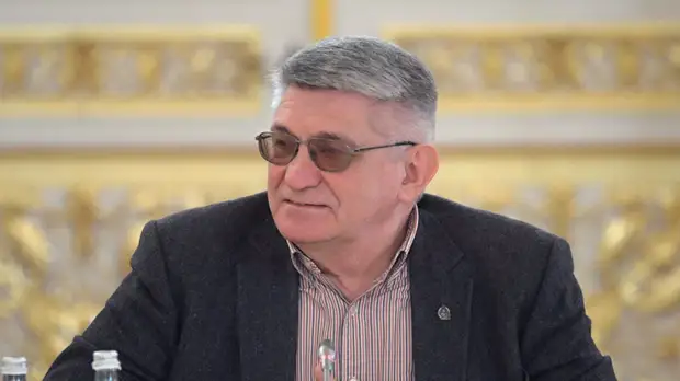 Сокуров прокомментировал решение выдвинуть фильм «Разжимая кулаки» на «Оскар»