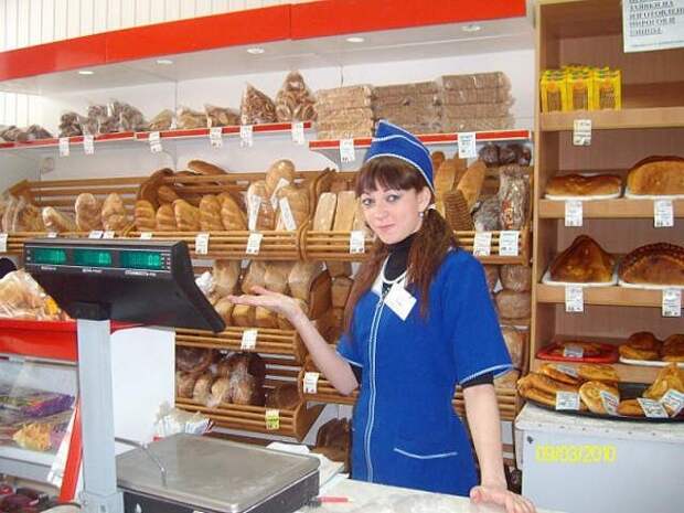 Симпатичные продавщицы