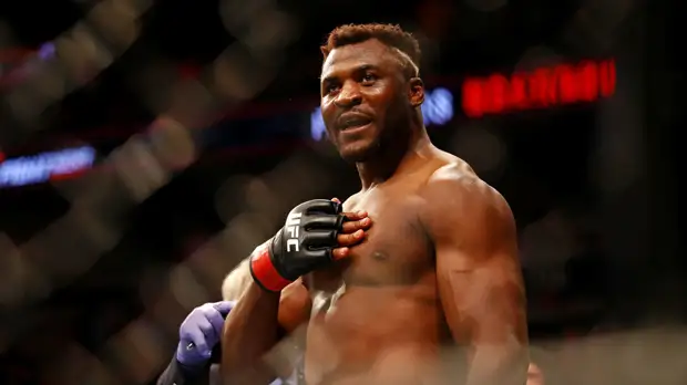 Чемпион UFC Нганну хочет провести боксёрские бои с Фьюри и Джошуа