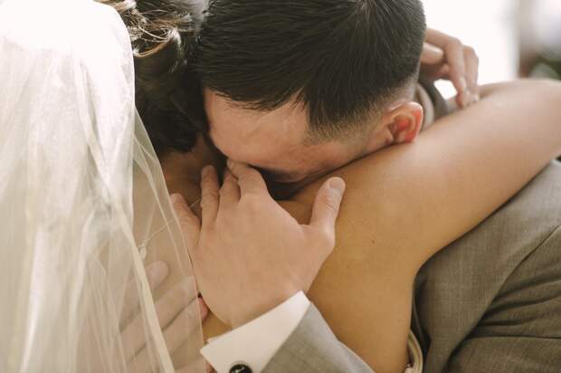 Ах, эта свадьба: когда женихи не могут сдержать слёз от счастья