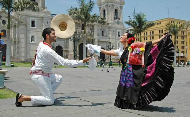 https://www.kuodatravel.com/wp-content/uploads/2016/12/kuoda-blog-marinera-peru-national-dance-featured.jpg