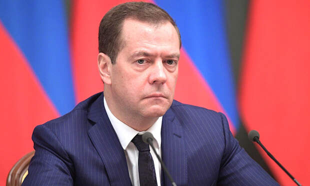 Навка заработала в 10 раз больше Пескова Навка заработала в 10 раз больше Пескова