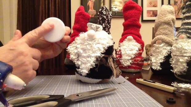 Картинки по запросу Christmas Gnomes made easy with dollar tree socks