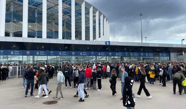 Сотни фанатов не смогли попасть на матч 14 мая в Нижнем Новгороде