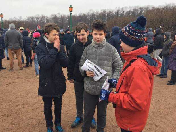 Картинки по запросу Несовершеннолетние на митингах Навального картинки
