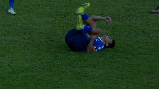 Барнаульский футболист получил травму, выполняя сальто после забитого гола