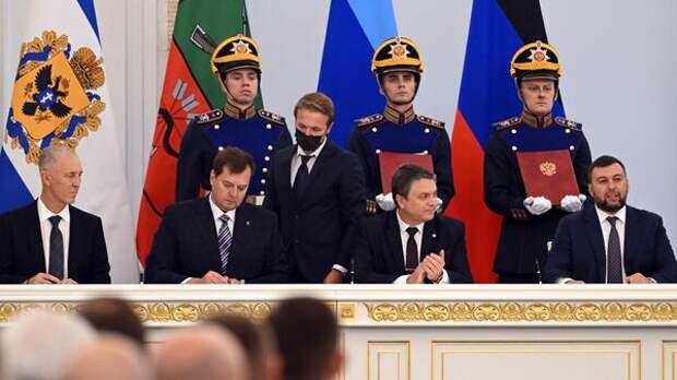 Аксенов назвал вхождение четырех регионов в состав России справедливым