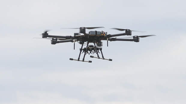 Коптер вместо трактора: турок взмыл в воздух, чтобы не вязнуть в грязи